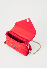 Thumbnail Image 4