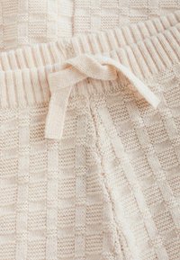 Next TEXTURED SET REGULAR FIT - Nohavice - neutral