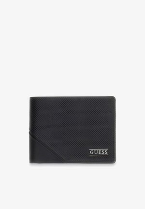 Portafoglio nero pieghevole a due ante con angolo diagonale in pelle liscia e logo metallico GUESS in basso a destra sul davanti.