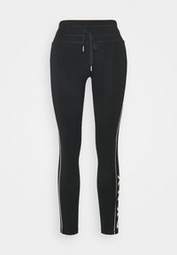 Černé atletické legíny s přiléhavým střihem, elastickým pasem na šňůrku, bílými bočními pruhy a logem na dolní části nohavice.