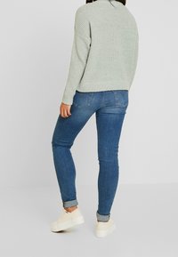Vero Moda Petite Svetr - green