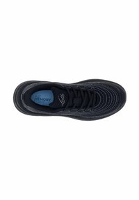 Scarpa sportiva nera con punta arrotondata, tomaia in mesh e design di cuciture testurizzate. Presenta una soletta blu con l'etichetta "Air Memory Foam" e lacci.