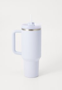 High-capacity white travel mug with a textured finish, a silver metal band, a wide handle, and a straw integrated into the lid.