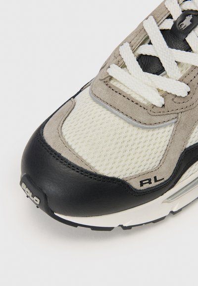 Polo Ralph Lauren TRACKSTER 275 UNISEX - Sporta apavi - black/earth grey