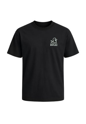 Schwarzes T-Shirt mit kurzen Ärmeln, kleinem weißen Umriss einer Ente und dem Schriftzug "NVLS co" auf der linken Brust.