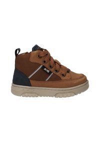 Bruine leren hoge sneakers met marineblauwe accenten, voorzien van bruine veters, een gepolsterde rand, rubberen zool en logodetail aan de zijkant.