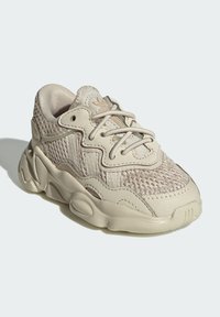 adidas Originals OZWEEGO KIDS - Baby shoes - aluminium aluminium aluminium