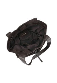 Borsa shopper in camoscio marrone con manici in pelle, interno spazioso, più scomparti e etichetta con il marchio sulla fodera.