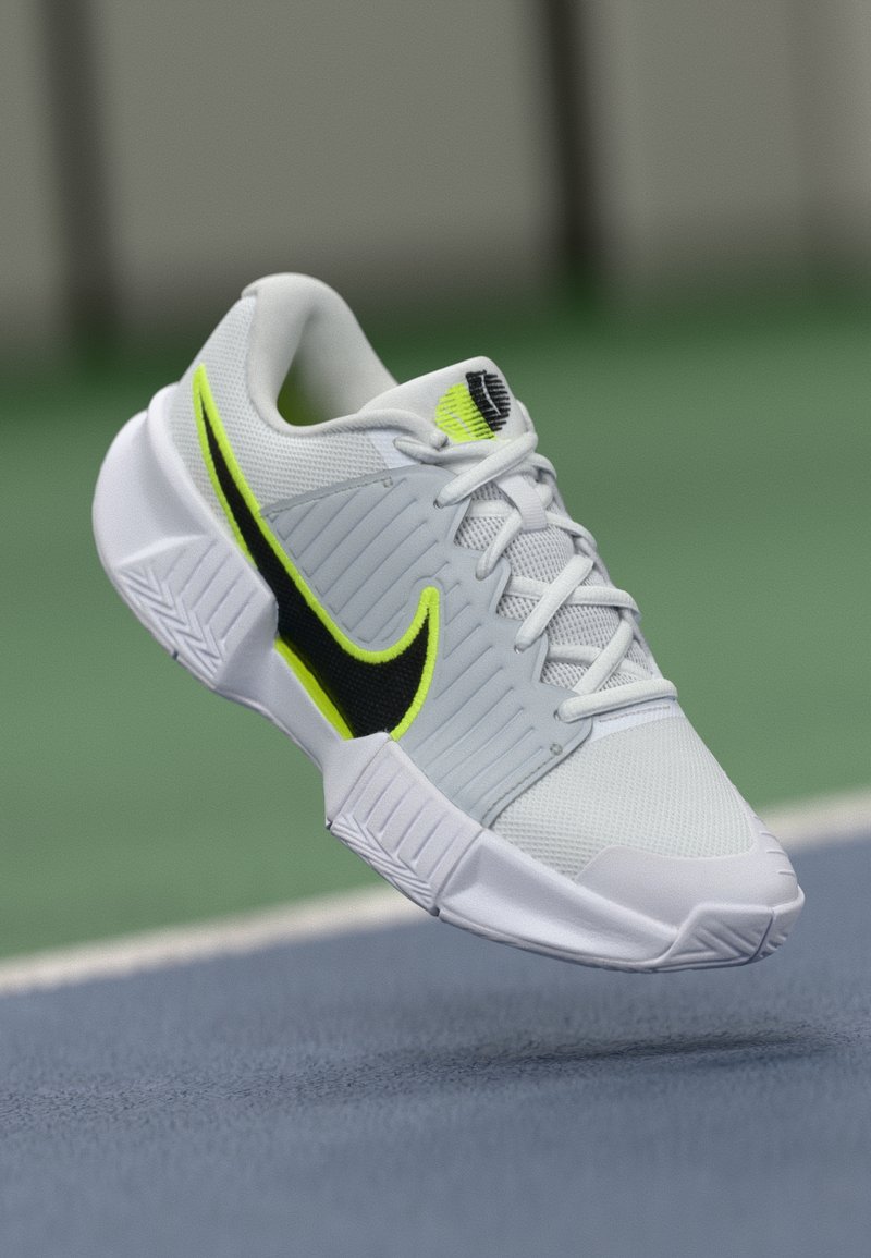 Nike Performance GP CHALLENGE PRO - Multicourt tennis shoes - white ...