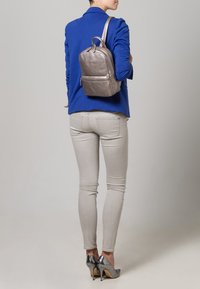 Picard LUIS (28 cm) - Tagesrucksack - altsilber