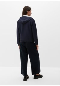 s.Oliver MET GESTRUCTUREERD MOTIEF - Sweater met rits - navy