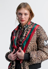 LOLA CASADEMUNT Bomberjacka - brown