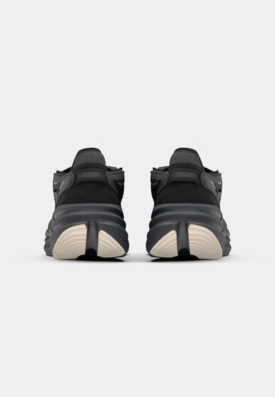 adidas by Stella McCartney ADISTAR - Treniņkurpes - core black/utility black/almond milk