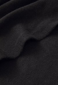 pure cashmere OVERSIZED SCARF - Sjal / Tørklæder - black