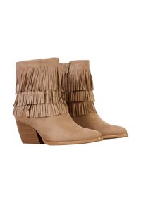 Botines beige de ante con detalles de flecos en capas, cierre con cremallera y tacón apilado para mayor altura. Textura suave y forma curva.