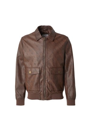 Giubbotto bomber in finta pelle marrone con zip frontale, due tasche con bottone, polsini a coste e motivo a rilievo con logo su tutta la superficie.