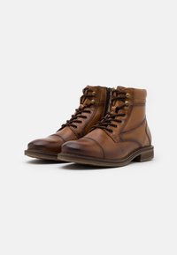 Pier One Snørestøvletter - cognac