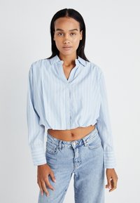 Pieces PCGEMMA CROPPED SHIRT - Užsagstoma palaidinė - breeze/white