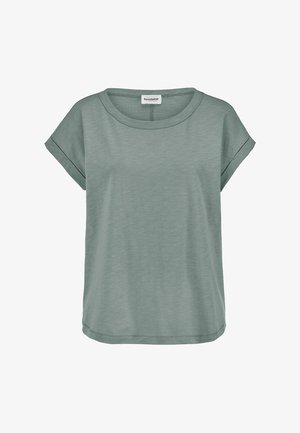 Hellgrünes T-Shirt mit kurzen Ärmeln, aufgerollten Bündchen, rundem Halsausschnitt und einem hessnatur Markenlabel, das innen am Kragen eingenäht ist.