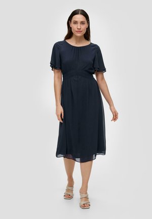 s.Oliver BLACK LABEL MIT RAFFUNG - Robe de jour - navy