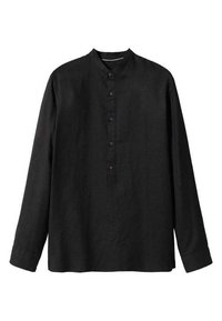 Camisa de lino negra de mangas largas con cuello mao y una media botonadura en el centro delantera.