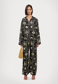 Nanushka BRENDA - Pantalon classique - black