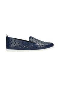 Loďové modré nazouvací boty vyrobené z perforované kůže, s bílou podrážkou a elegantním zakřiveným tvarem pro prodyšnost a pohodlí.