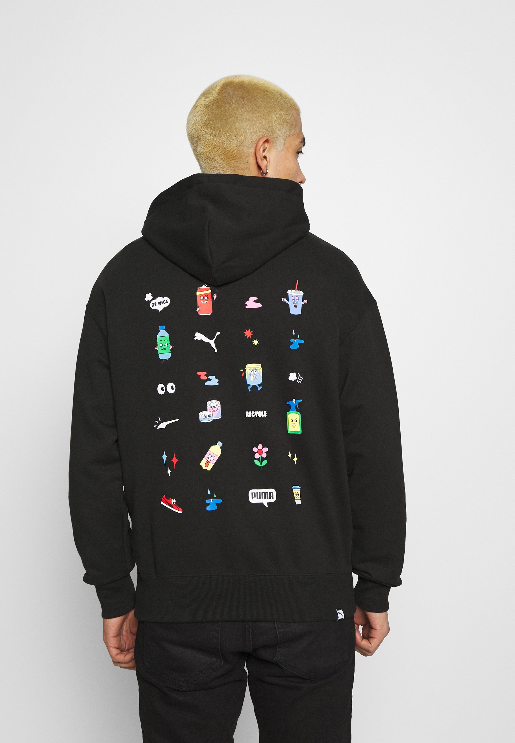 Puma DOWNTOWN GRAPHIC HOODIE - Jersey con capucha - black/negro - Zalando.es