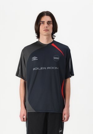 BOILER ROOM UNISEX - Camiseta estampada - black