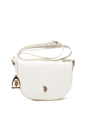 Borsa a tracolla bianca in pelle con finitura testurizzata, forma rotonda, accessori in metallo dorato e un emblema del logo sul davanti.