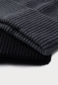 Pier One UNISEX 2 PACK - Beanie - black/grey