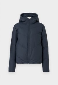 Seleccionado, dark sapphire