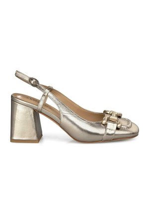 Talons slingback en métal doré avec un bout carré, détail de boucle décorative et un design de talon bloc épais. Texture en cuir lisse.