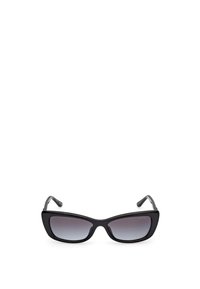 Gafas de sol negras con un diseño elegante y angular en forma de ojo de gato y lentes de gradiente gris. Fabricadas en plástico con un acabado brillante. Cuentan con patillas delgadas.