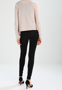comma Kofta - off-white
