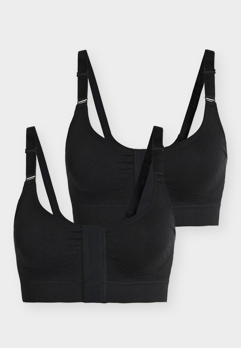 Δύο μαύρα ασύρματα σουτιέν με ρυθμιζόμενες τιράντες, μπροστινό κλείσιμο και άκοπα κυπελλάκια, τοποθετημένα επίπεδα σε λευκό φόντο.