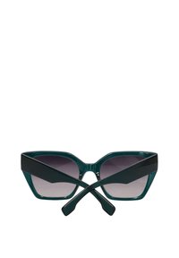 Gafas de sol de plástico verde con forma de cat-eye, lentes de gradiente gris y acentos negros en ángulo en las patillas.