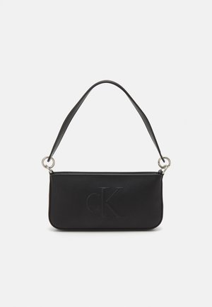 Calvin Klein Jeans SCULPTED SHOULDER POUCH - Rokassoma - black