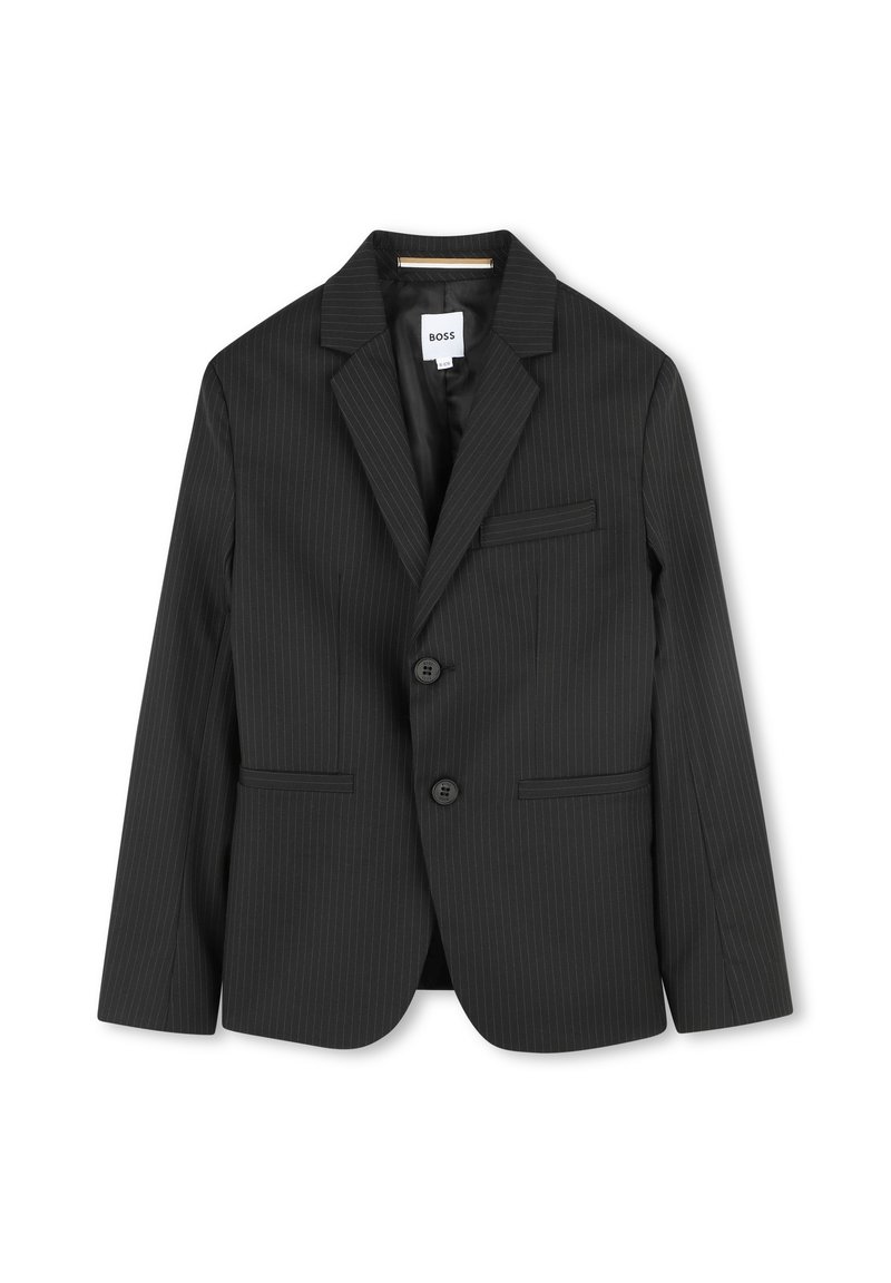 Črn blazer s črtami, enojno zapenjalo, zareznimi reverji, dvema sprednjima žepoma, dvema gumboma, gladka tekstura, popolnoma podložen notranji del.