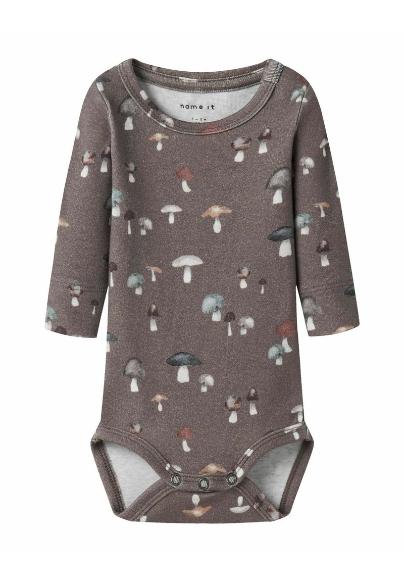 Długi rękaw bodysuit dla niemowląt w ciemnym brązie z wzorem grzybków; posiada okrągły dekolt i zapięcia na zatrzaski u dołu, co ułatwia ubieranie.