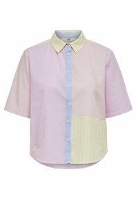 Chemise à manches courtes rayée avec une palette de couleurs rose et jaune, dotée d'un rabat de boutons bleu et d'un mélange de rayures verticales et horizontales.