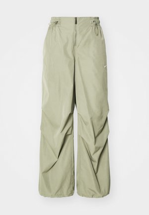 Nike Sportswear REPEL PANT - Auduma bikses - light army/white
