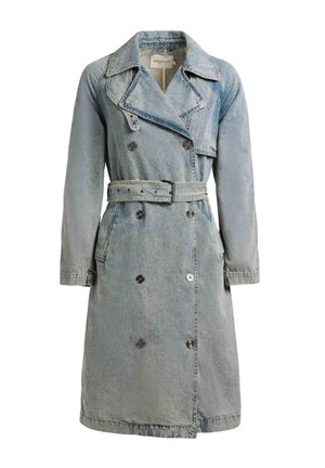 Lyseblå denim trenchcoat med dobbeltradede knapper, bred reverskrave, lange ærmer, taljebælte og sidelommer.