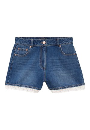 Blauwe denim shorts met voorzakken, riemlussen, knoopsluiting en witte kanten rand langs de zoom.