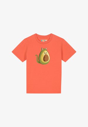 Koraalkleurig T-shirt met korte mouwen van katoen, met een groene avocado-thema grafiek met kattenoren en een lachend gezicht.