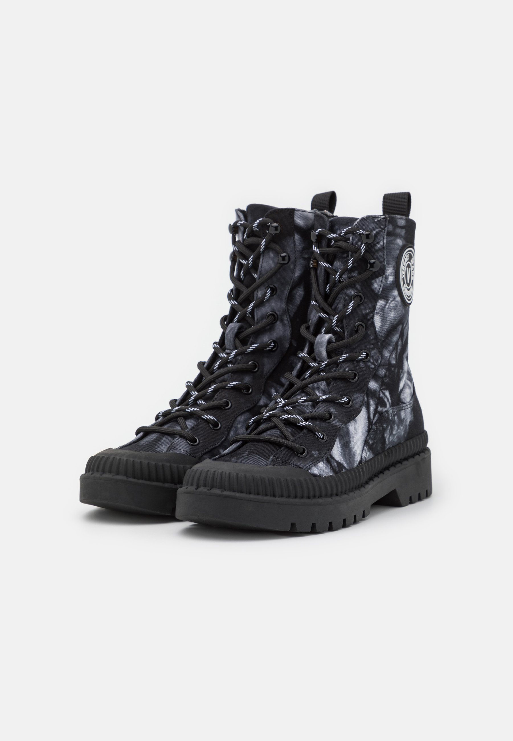 Botas VERSACE JEANS COUTURE - E0VVBS41 71387 899 - Botas de trekking - Botas  y botines - Mujer | zapatos.es