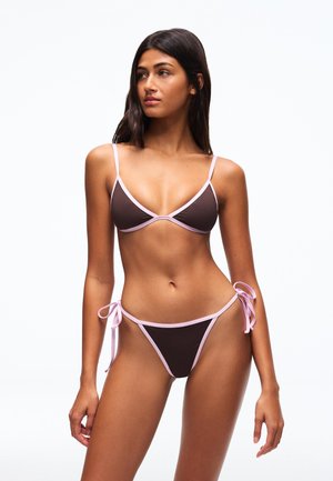 Bershka CONTRAST TRIANGLE - Bikinitop - dark brown