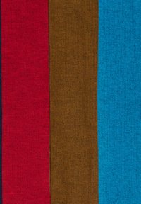 Tessuto a maglia con quattro strisce verticali di colore blu scuro, rosso, marrone e turchese. La texture è liscia e con un motivo uniforme.