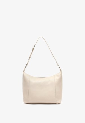 Borsa a tracolla in pelle beige con forma curvata, tracolla regolabile e superficie liscia; presenta delicate cuciture sui lati.