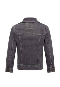 Ciemnoszara kurtka dżinsowa z kołnierzem, długimi rękawami i guzikami. Charakteryzuje się widocznym przeszyciem i prostokątną naszywką z tyłu.
